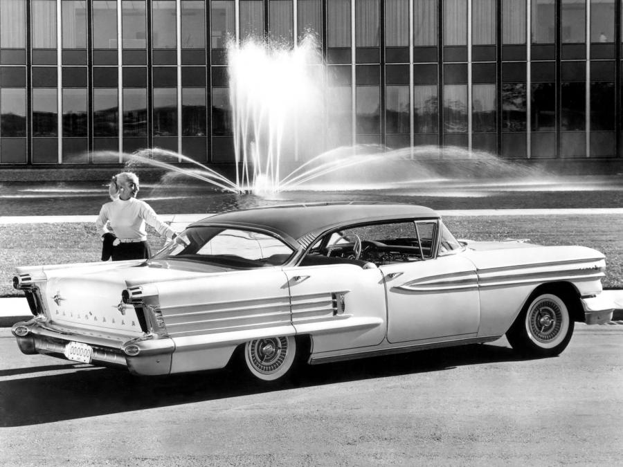  Oldsmobile Super 88 Holiday Sedan 1958 года  (фото 2 из 10)